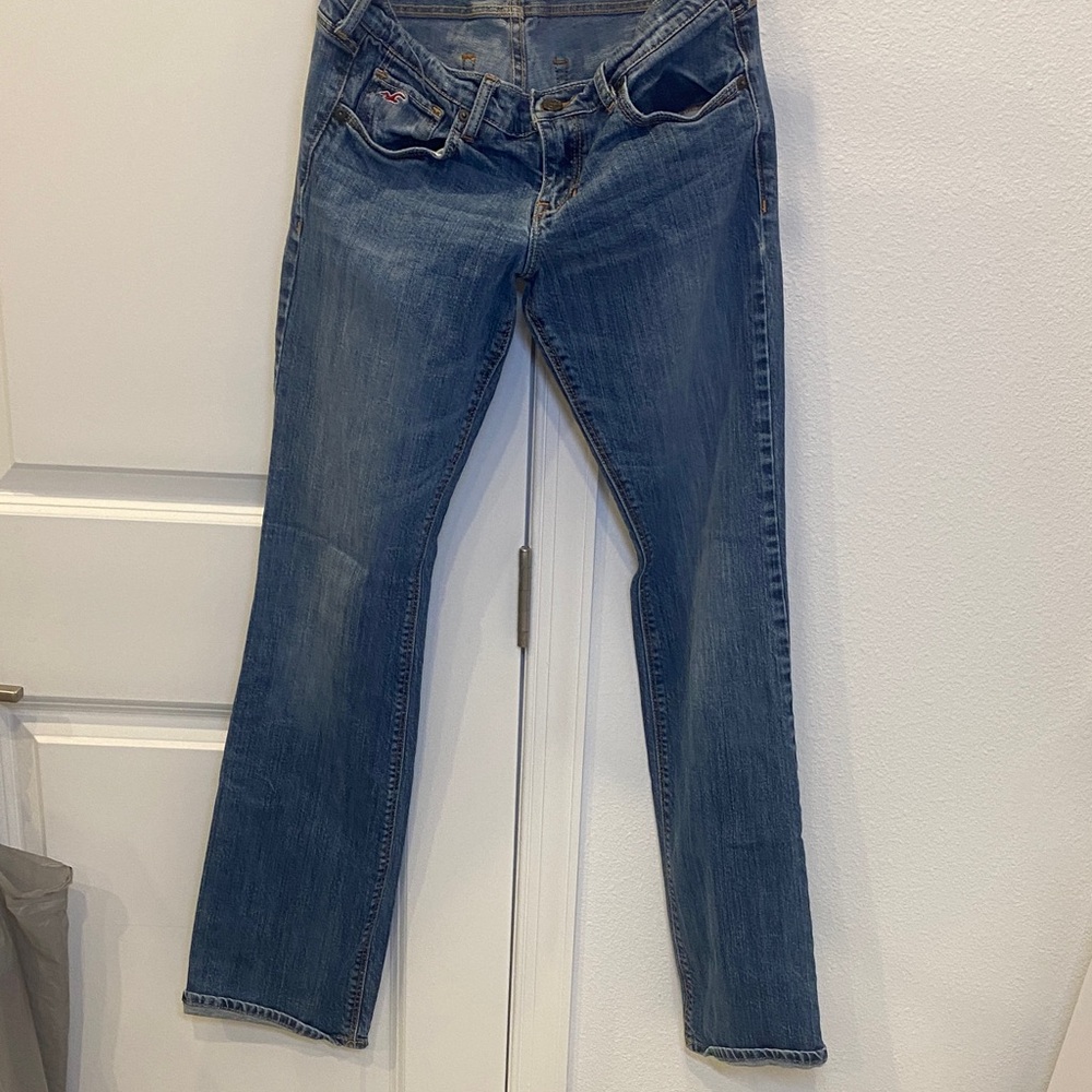 Hollister Women's Classic Blue Straight Leg Jeans